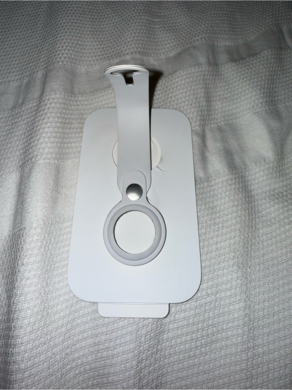 Apple AirTag Loop Keychain - Picture 3 of 5